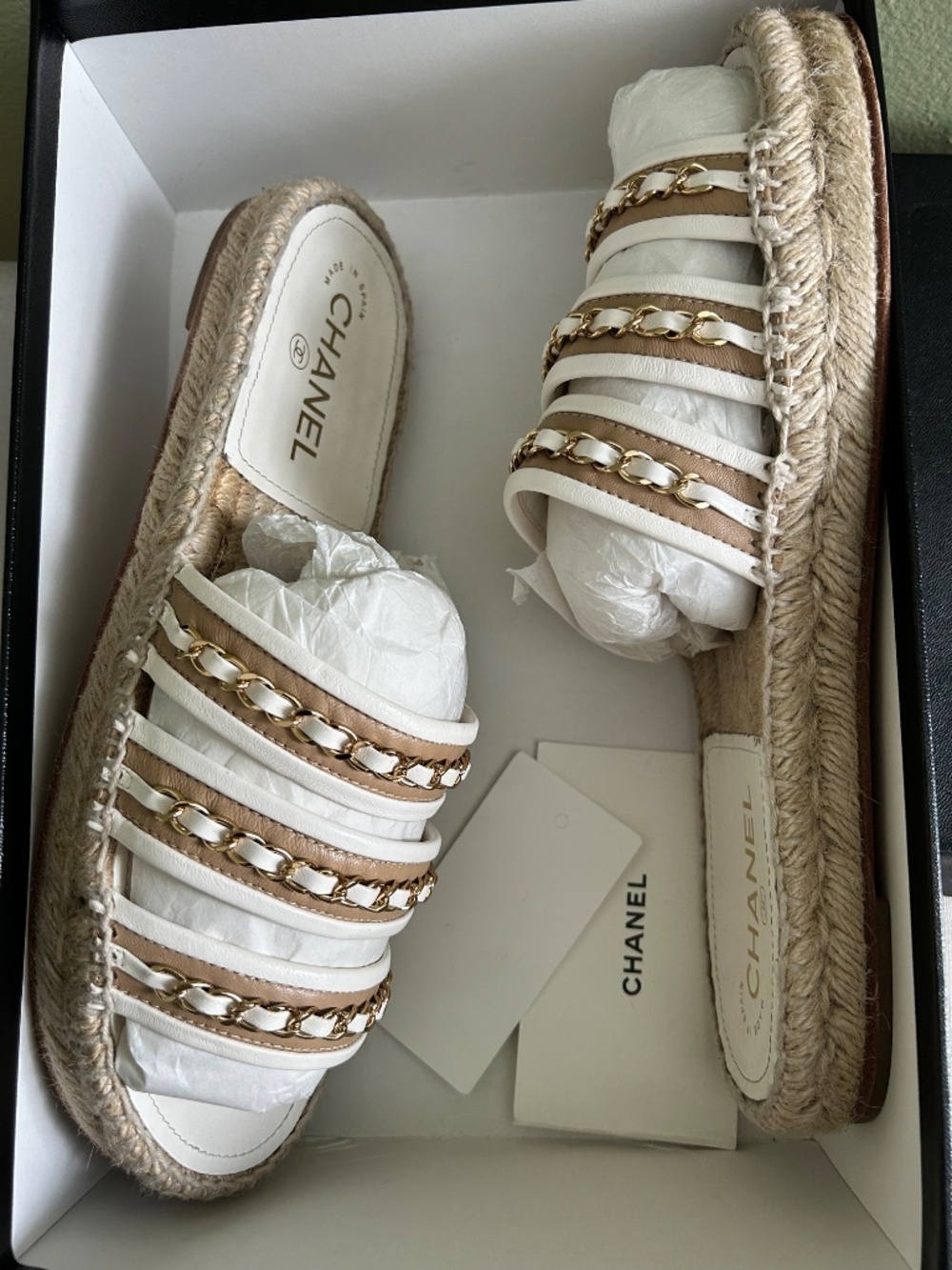 Sandals - Picture 2 of 3